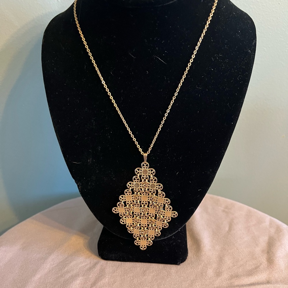Elegant Gold Tone Filigree Pendant Necklace and Matching Clip on Earrings